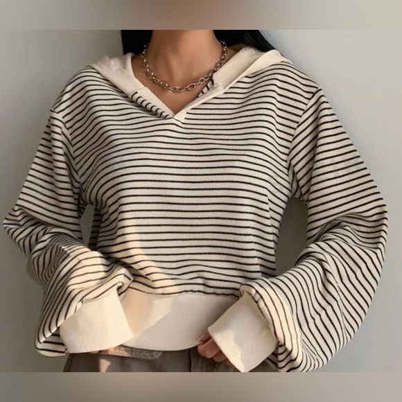 DAZY cream cropped hoodie with stripes (large) - Picture 3 of 5